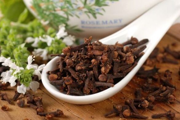 cloves against worms and parasites in humans